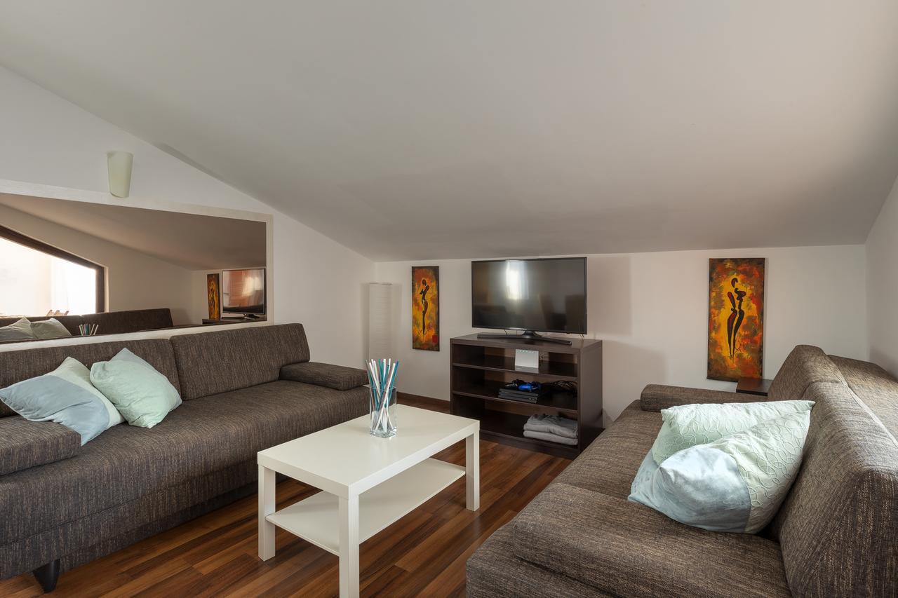 Apartments Michelle أوماغ المظهر الخارجي الصورة